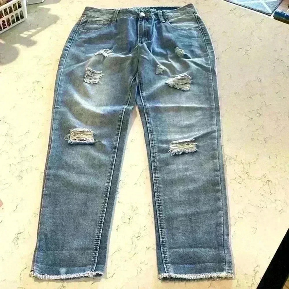 Rebel By Right Jeans - Picture 3 of 8